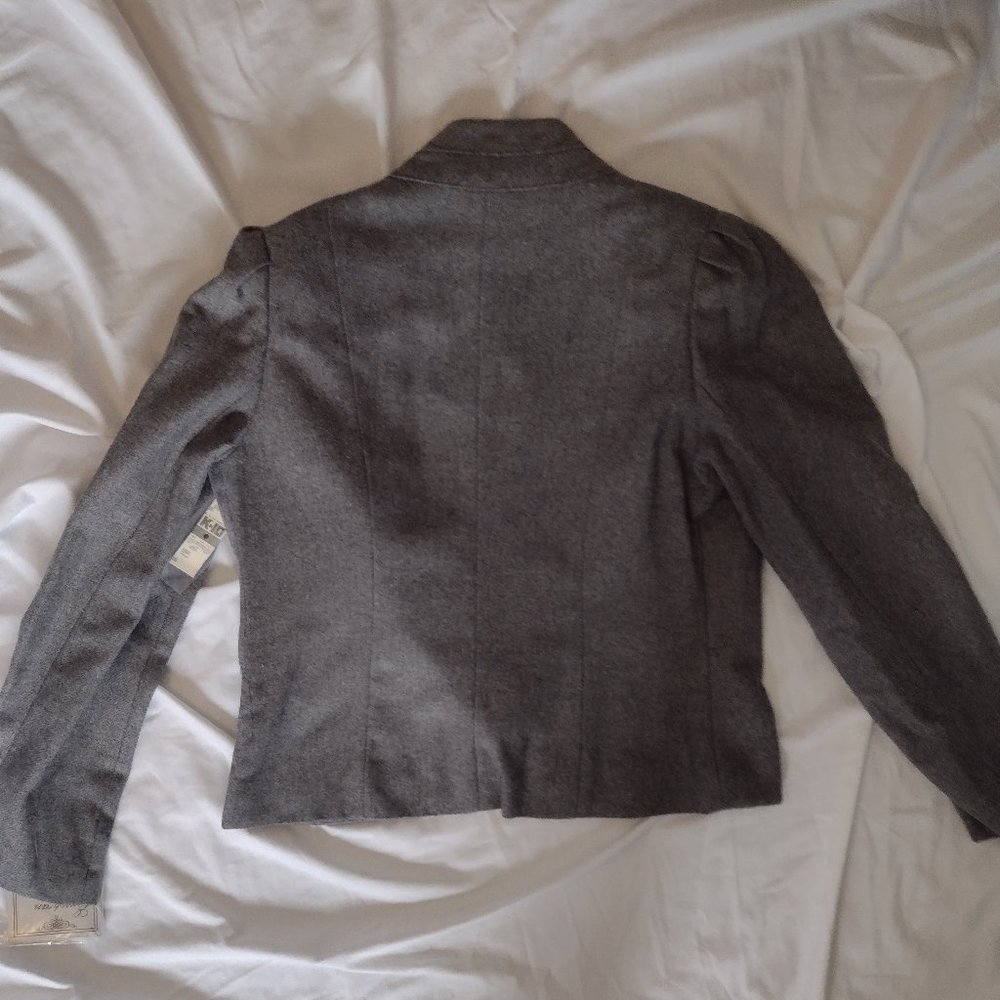 European Connection Suit - Picture 6 of 9